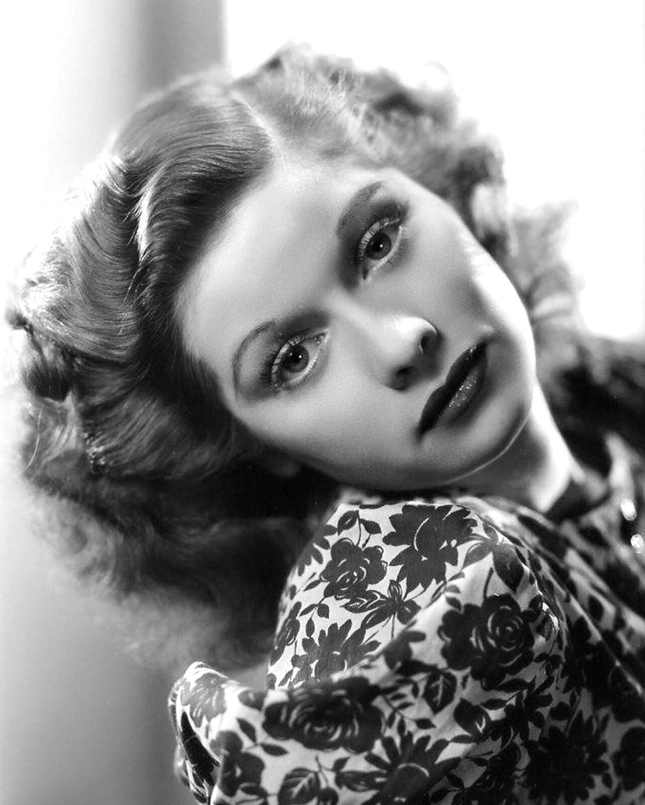 Young LUCILLE BALL Portrait Photo   (228-F )