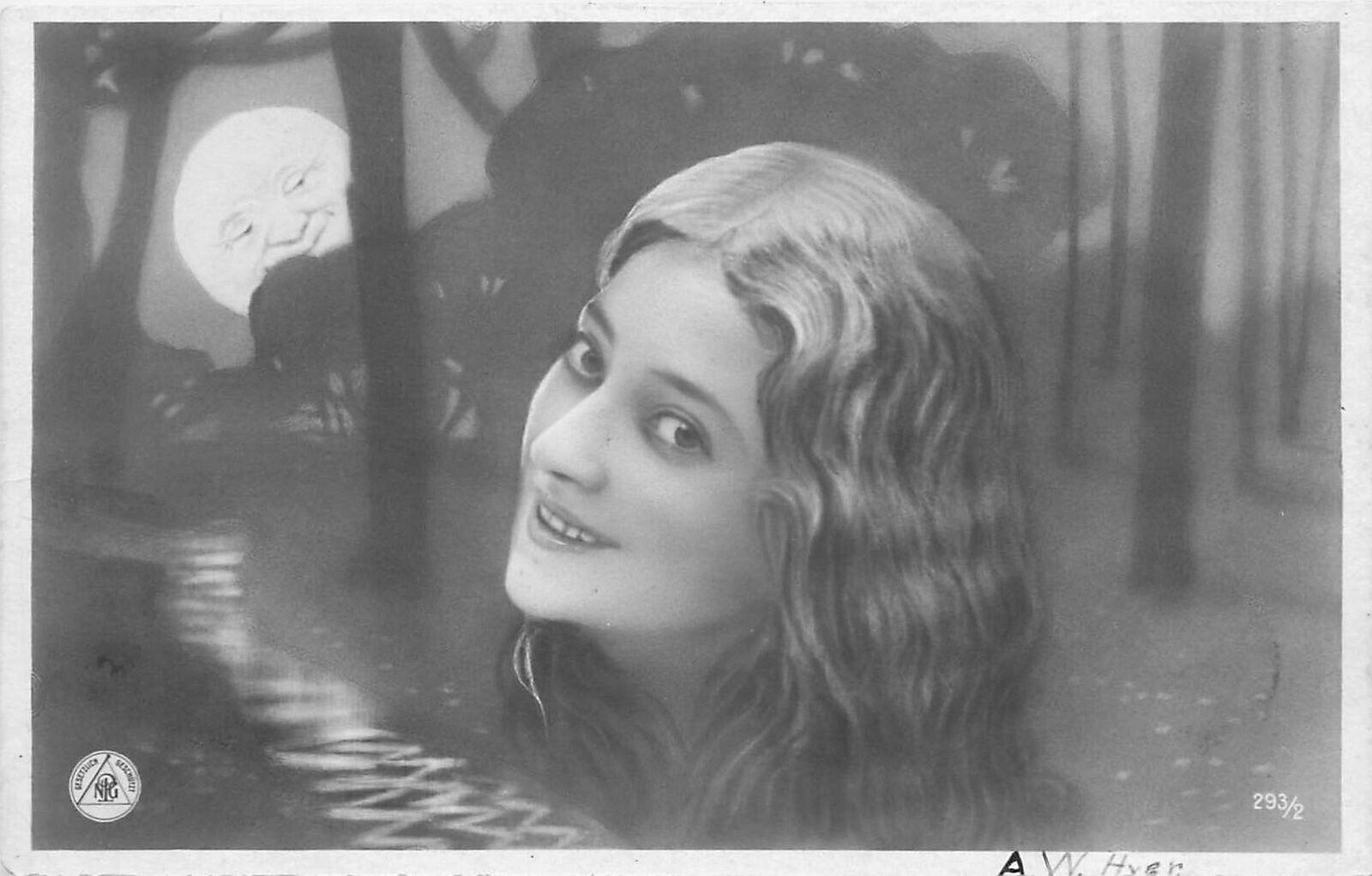 Postcard 1906 Happy Girl fantasy smiling Moon artist impression TP24-1947