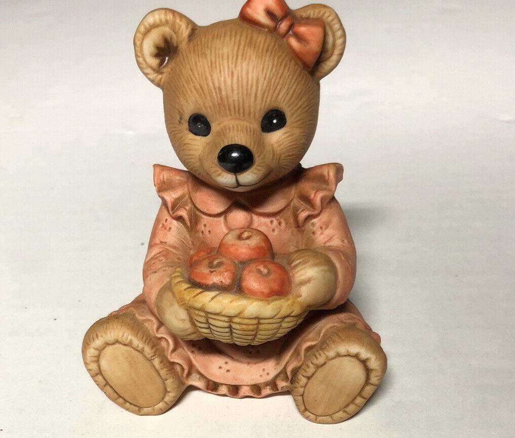 Vintage Homco figurine brown sitting teddy bear dress apple basket 3.75\