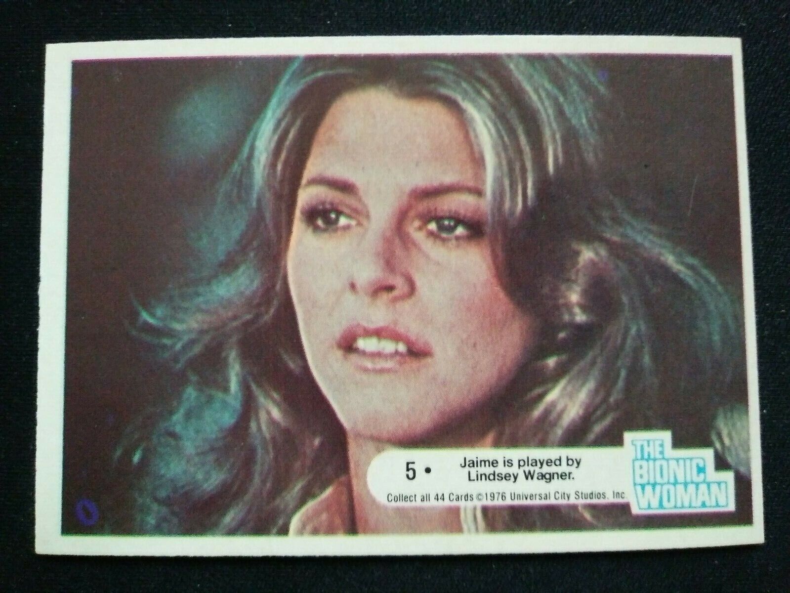1976 Dunruss Bionic Woman Card # 5 Jamie is played by Lindsey Wagner. (EX)
