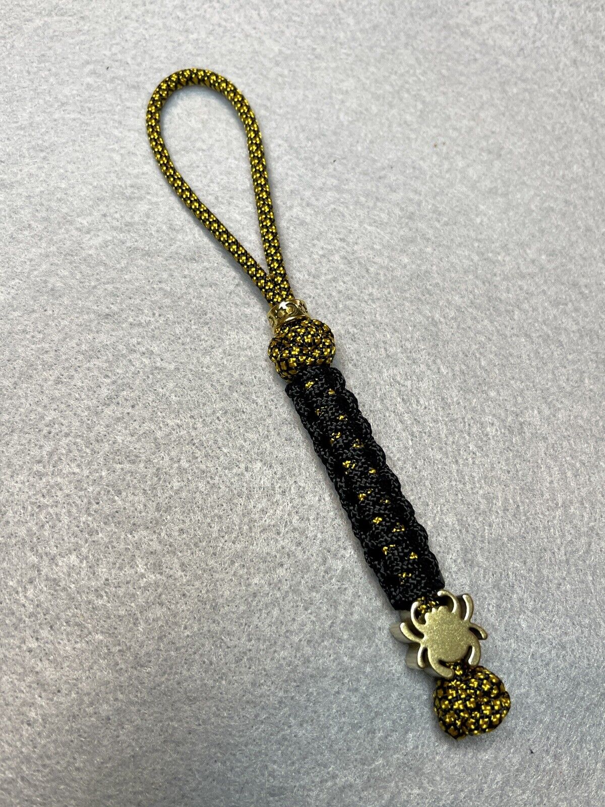 550 Paracord Knife Lanyard Gold Diamonds And Black With Brass Spyderco Bead