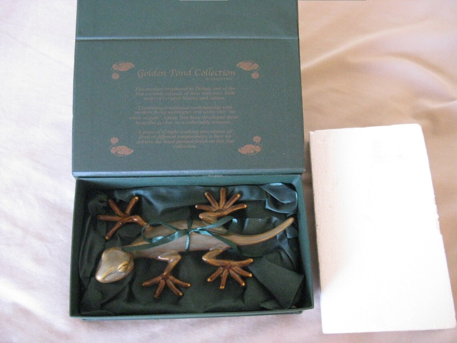 Golden Pond Collection Ceramic Gecko Lizard Figurine in Box 9 1/4 in. Gold Toes
