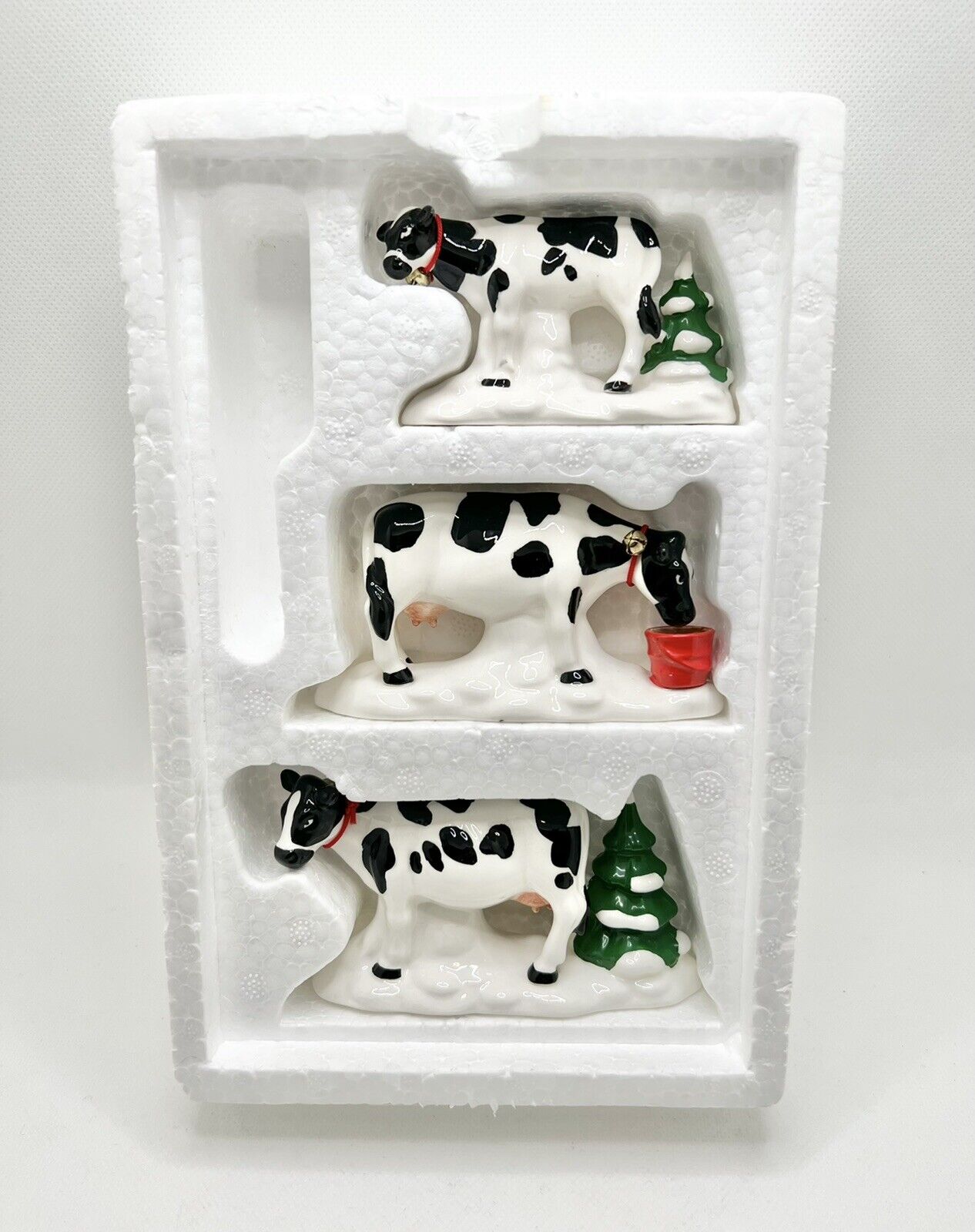 Dept 56 Snow Village Accessory 1993 A HERD OF HOLIDAY HEIFERS 3 Pc 54550 Retired