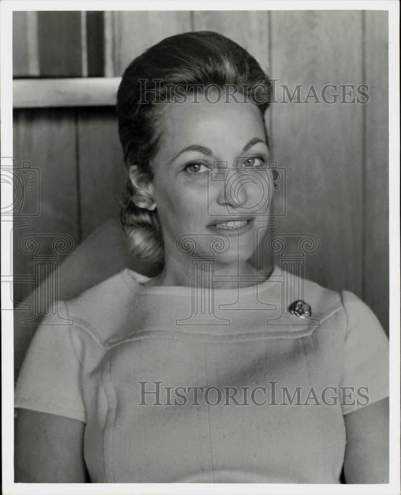 1970 Press Photo Lo Cunningham, wife of astronaut Walter Cunningham. - hpa67782