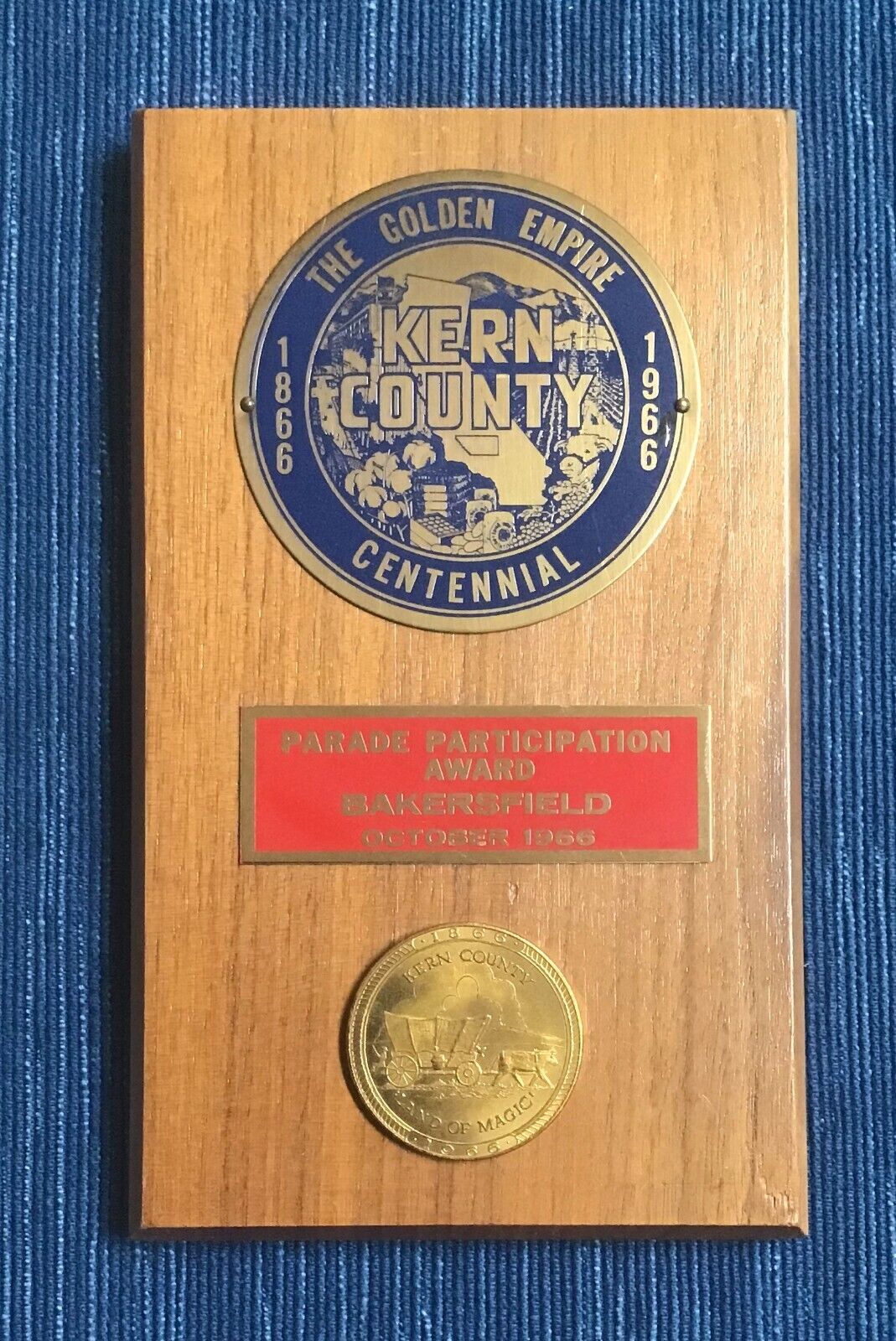 696A~ 1966 Centennial Parade Award Plaque Coin Sign Kern County Bakersfield CA