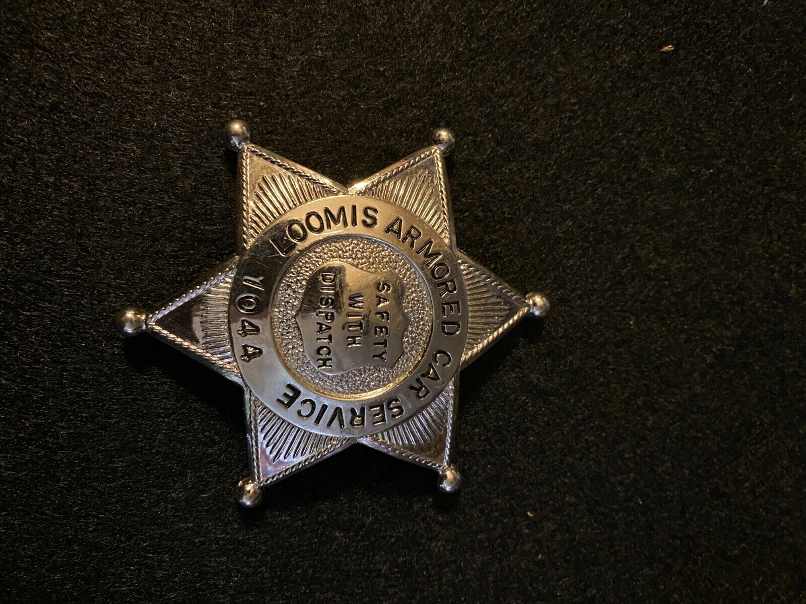 LOOMIS ARMORED SERVICE SIX POINT BALL TIP  Badge POLICE-SECURITY Obsolete
