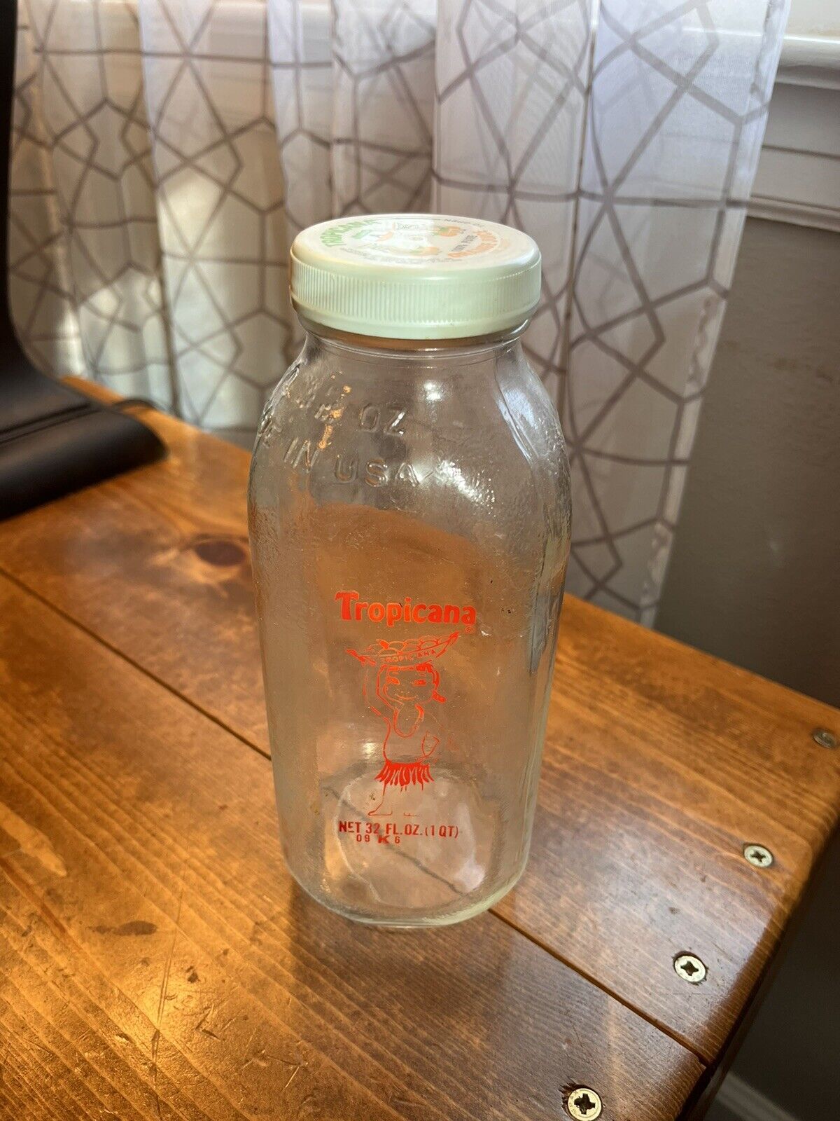 Vintage Tropicana Orange Juice Glass Bottle 32oz / Original Cap -- C