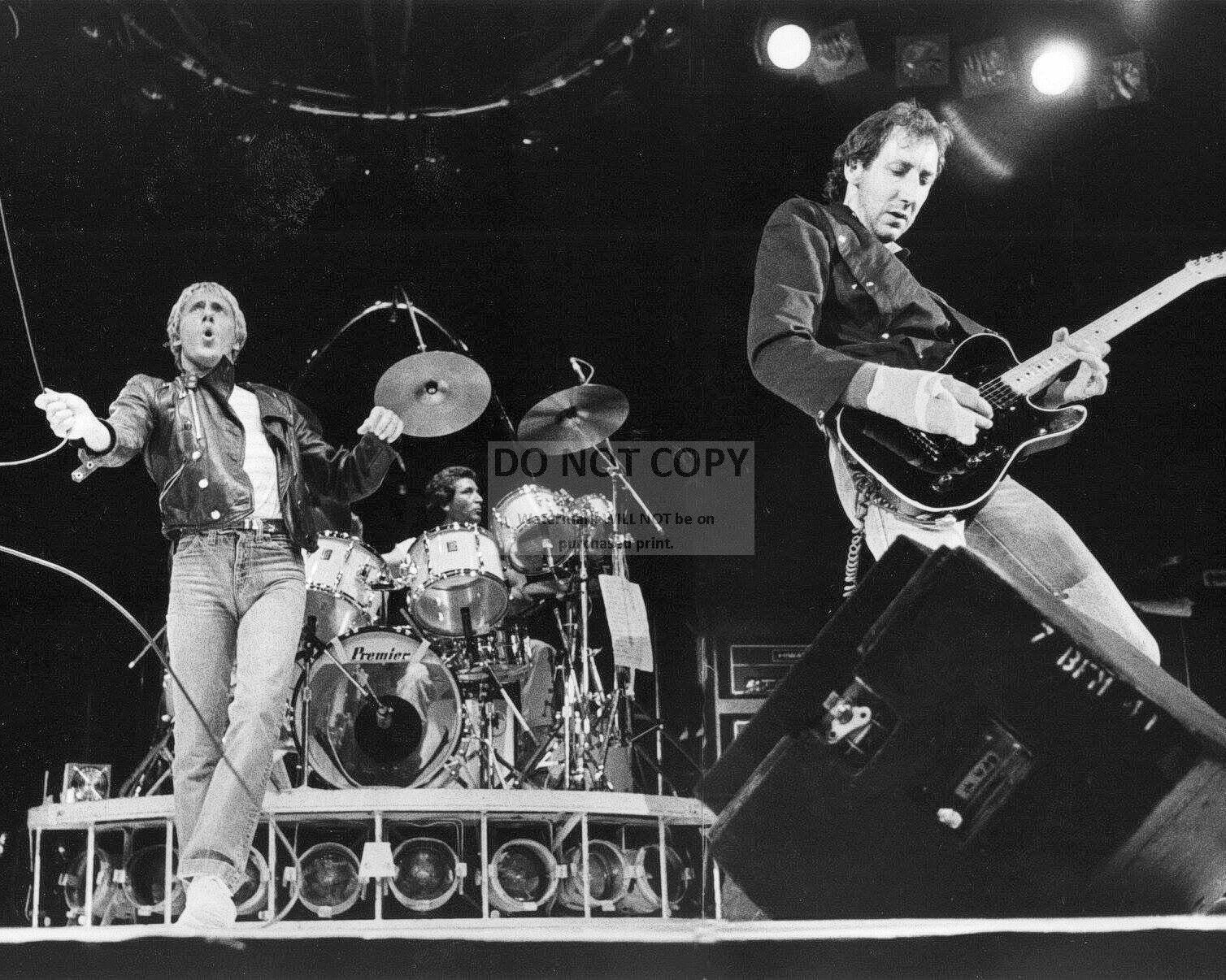 ROGER DALTREY AND PETE TOWNSHEND IN THE ROCK BAND \