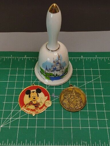 LOT VTG  Walt Disney World  Bell/20 year token 71'-91'/Mickey Club pendant 