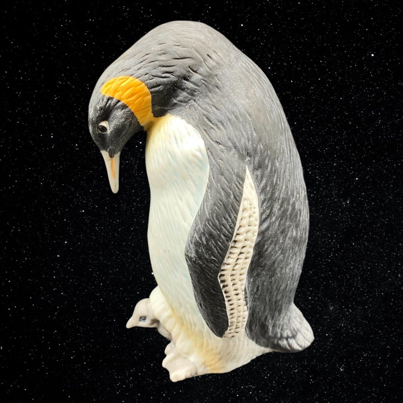 Lefton China Emperor Penguin w/ Baby Chick Porcelain Bird Figurine 4.25”T 2”W