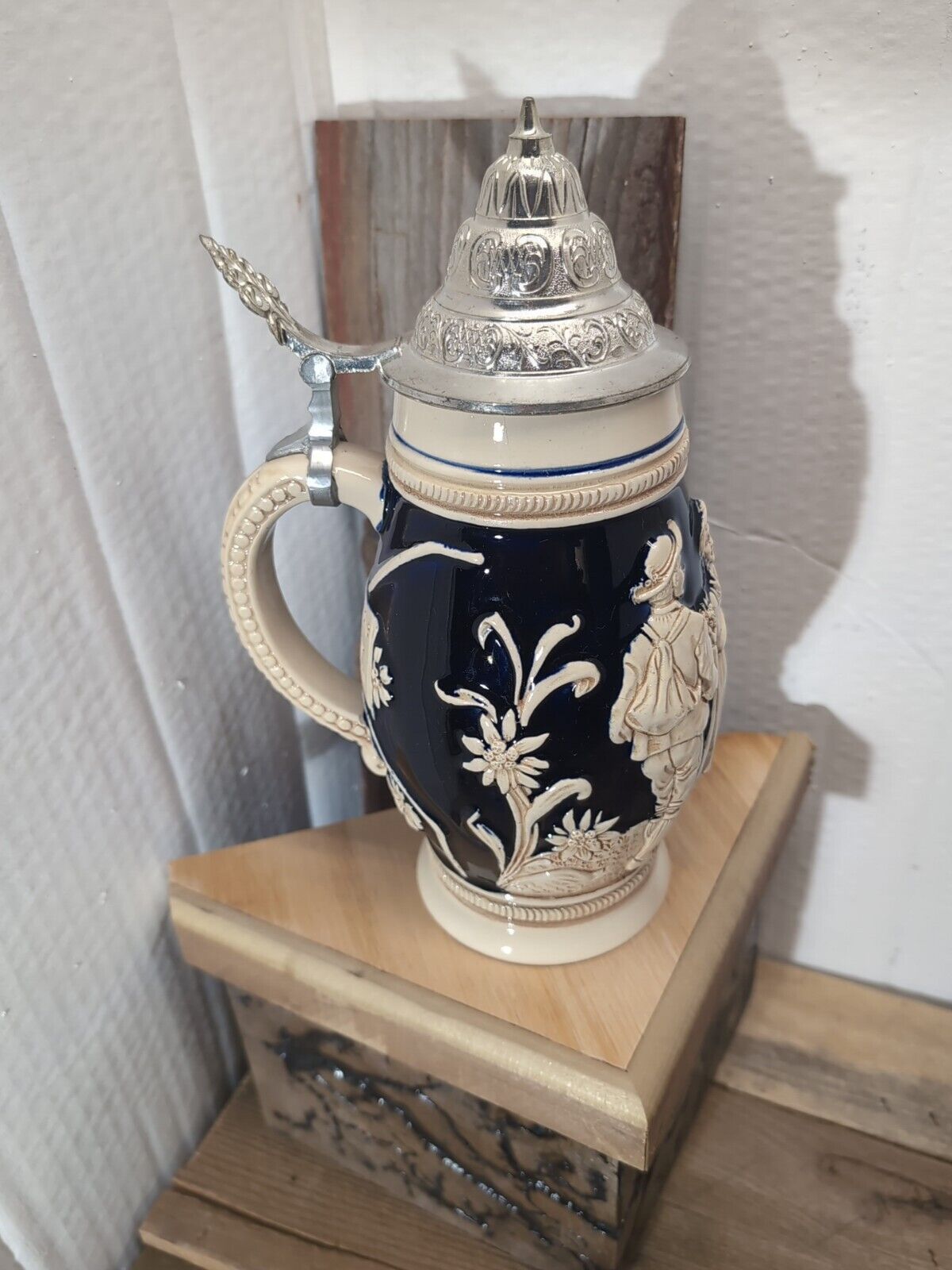 VTG Marzi & Remy 2350 Typrleans Outdoors Lidded German Beer Stein Collectible