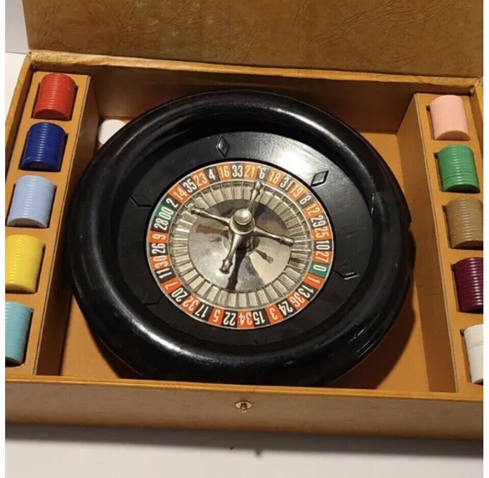 Vintage E.S. Lowe Roulette Game Night 1941 Original Bakelite Awesome antique set