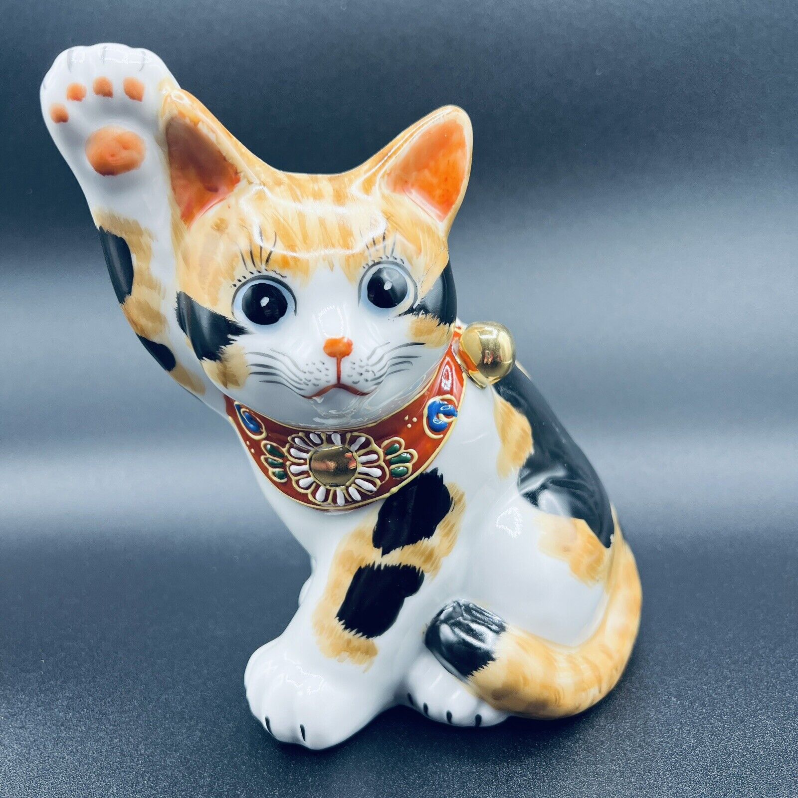 Kutani Ware Maneki Neko Beckoning Lucky Cat Porcelain Calico 6.7\