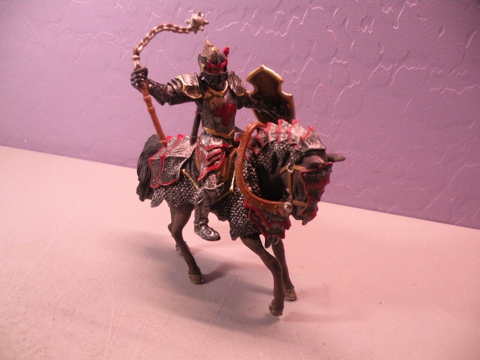 SCHLEICH DRAGON KNIGHT ON HORSE W FLAIL WORLD OF HISTORY KNIGHTS #70101
