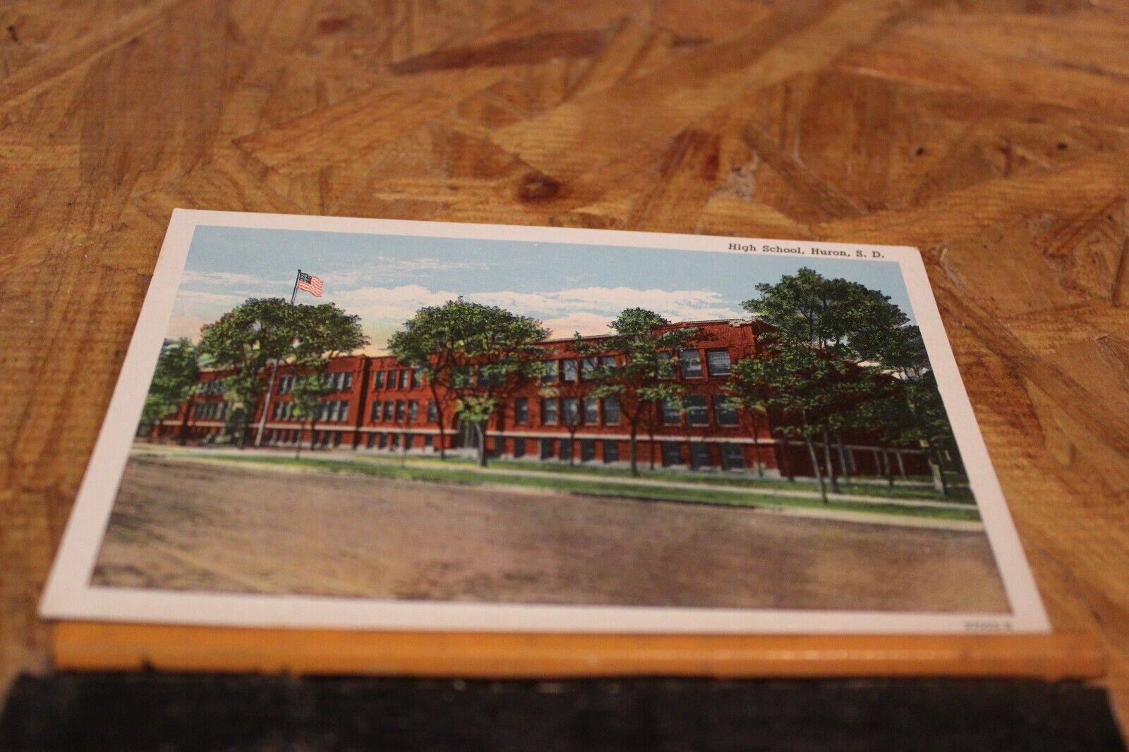 Postcard-X-High School, Huron, S. D.-White Border-Unposted