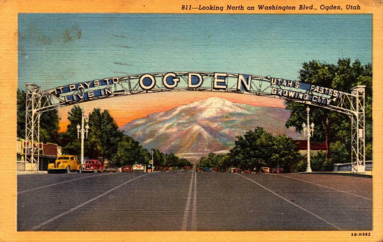 Welcome Arch Ogden Utah It Pays to Live in Ogden UT Vintage Linen Postcard-bk31