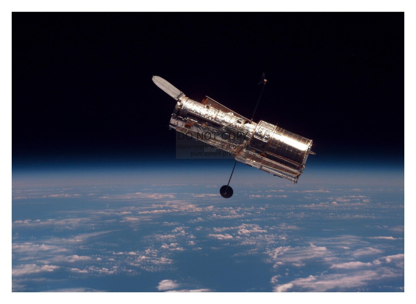 HUBBLE NASA SPACE TELESCOPE SEPERATION FROM DISCOVERY SHUTTLE STS-82 5X7 PHOTO