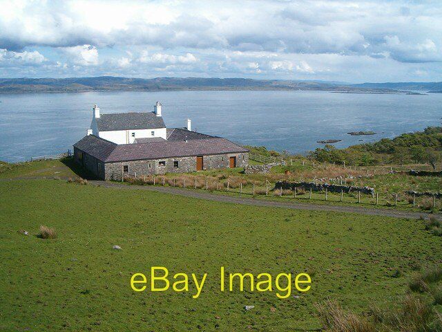 Photo 6x4 Kilmory Lodge The only habitable dwelling on the Isle of Scarba c2007