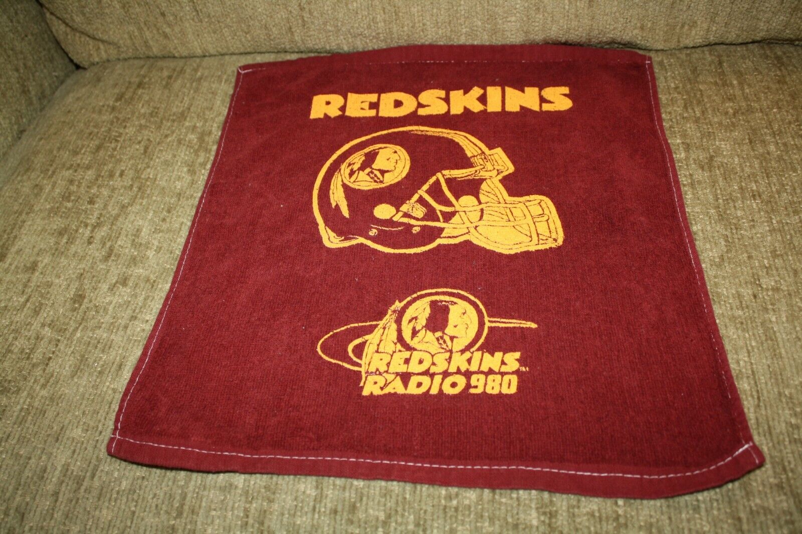 Rare Vintage Washington Redskins Radio 980 NFL Football Towel 