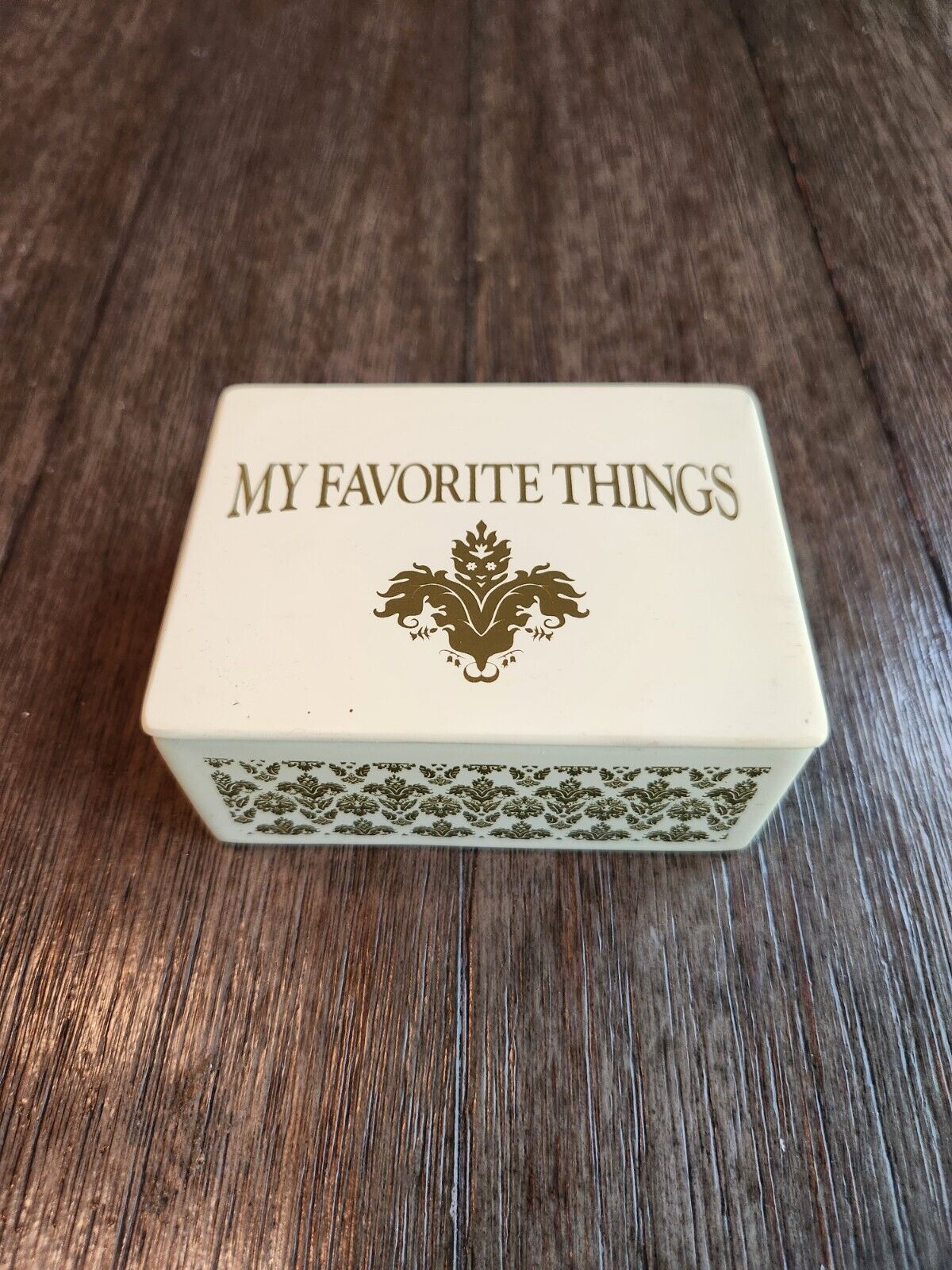 The Sound Of Music 45th Anniv. Music Box “My Favorite Things”. Collectible Works