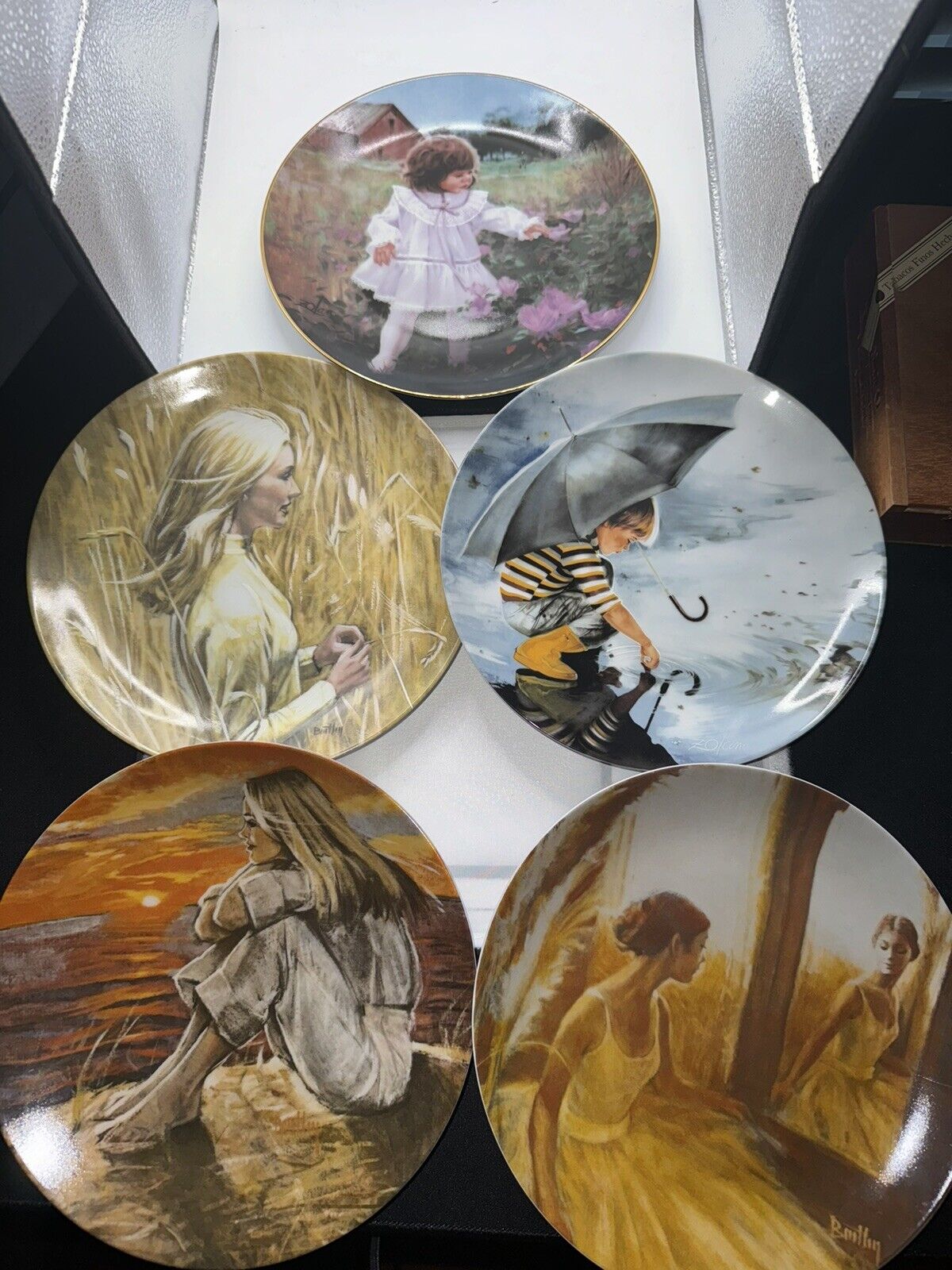 PEMBERTON & OAKES COLLECTOR PLATES 1980s - LOT OF 5 MIXED ARTISTS