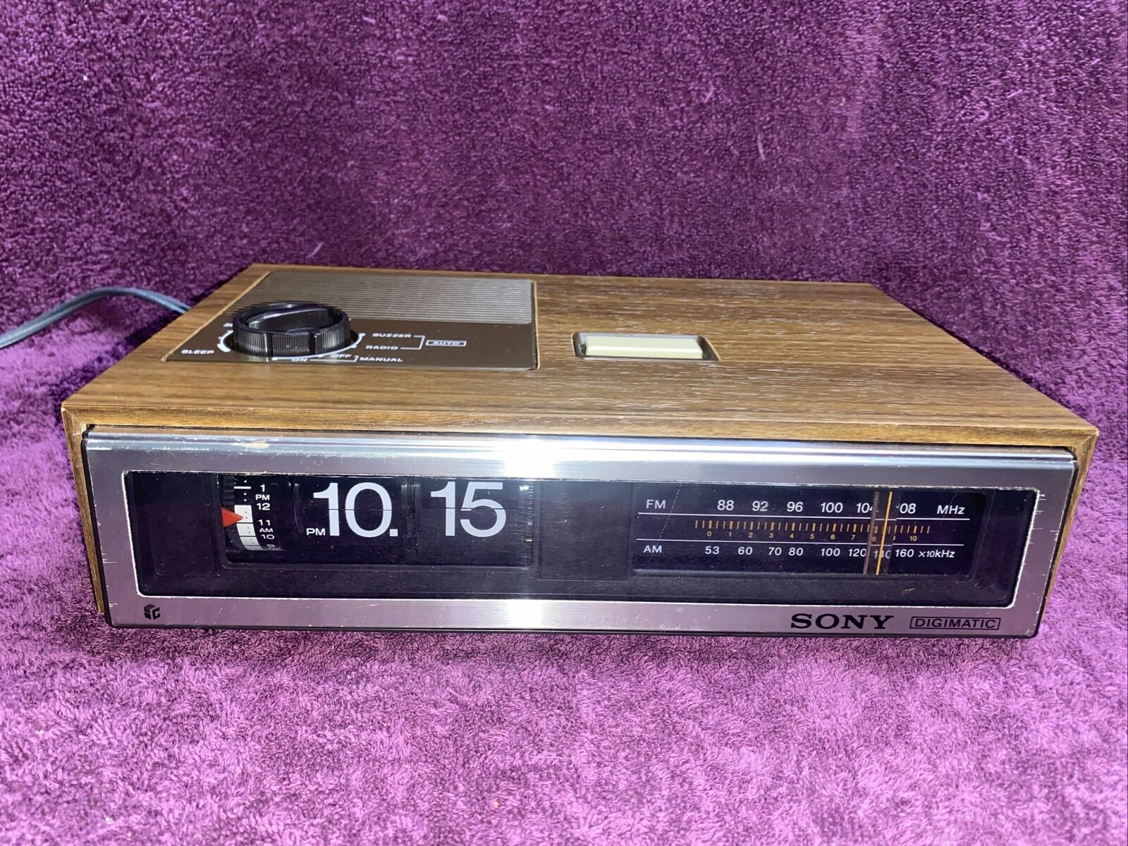 Sony ICF-C670W Digimatic AM FM Flip Clock radio Vintage WORKING