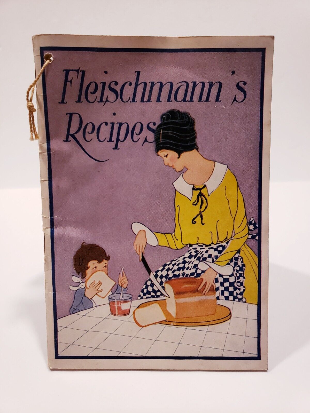 1917 - Fleischmann's Recipes - Advertising Booklet - Baking Raised Breads
