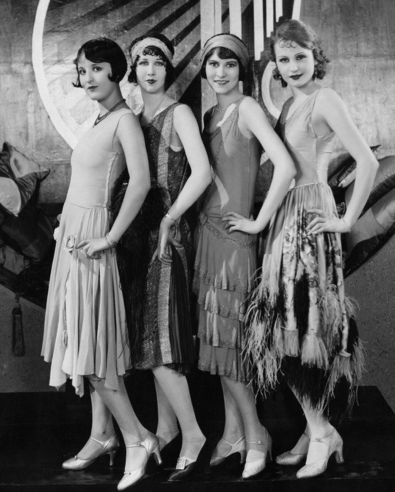 1920s FLAPPER GIRLS BORDERLESS 8X10 Dramatic Photo