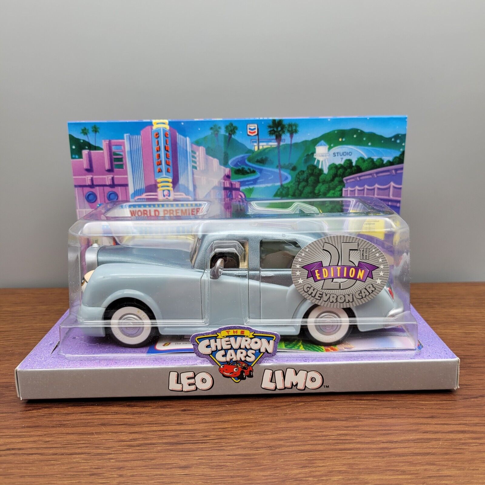 The Chevron Cars Leo Limo 25th Edition Silver World Premiere Vintage 2000