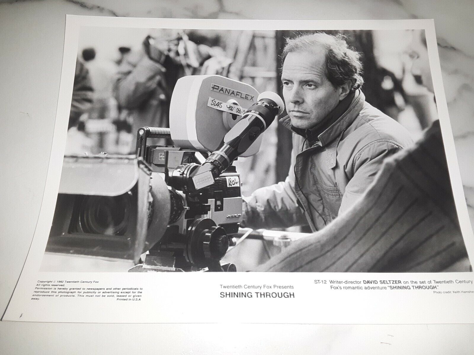 1992 Press Photo Writer-Director David Seltzer on Shining Through Movie Set cb4