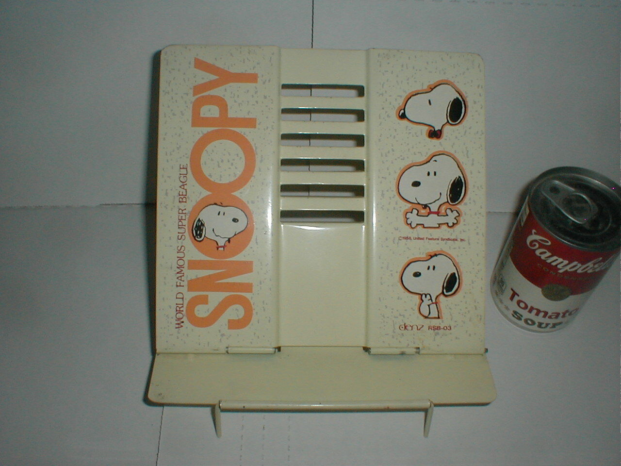 VTG Snoopy Adjustable Metal Book Holder DENZ RSB-03 Charles Schulz Peanuts Toy