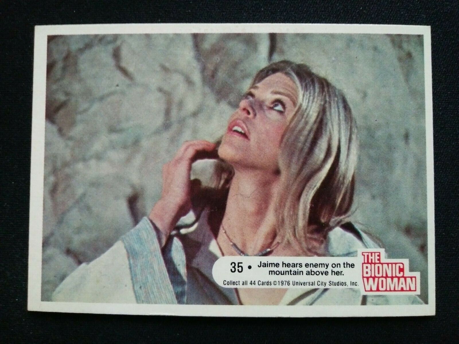 1976 Dunruss Bionic Woman Card # 35 Jamie hears enemy.... (VG/EX)