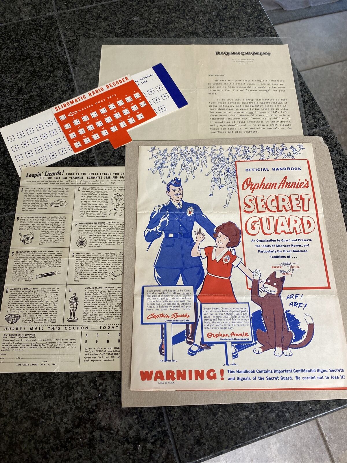 RARE- 1942 Offical Handbook Orphan Annie's Secrt Guard w Decorder Quaker Oat's