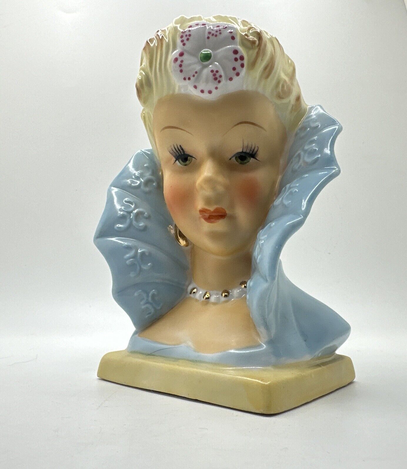 VTG Elegant Lady Head Vase W/Blue Elizabethan Collar 6” Tall