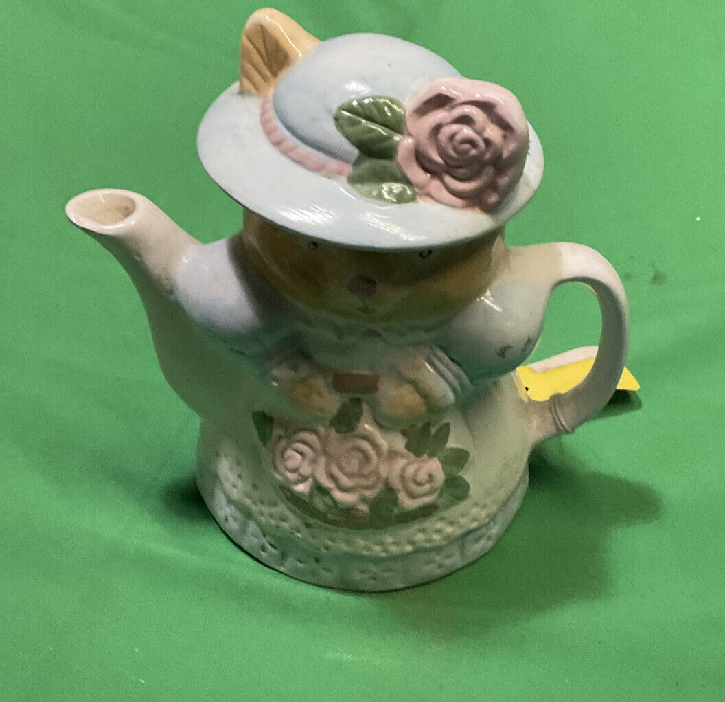 VTG 1990s Ceramic Cat  Teapot 5.5” - multicolored