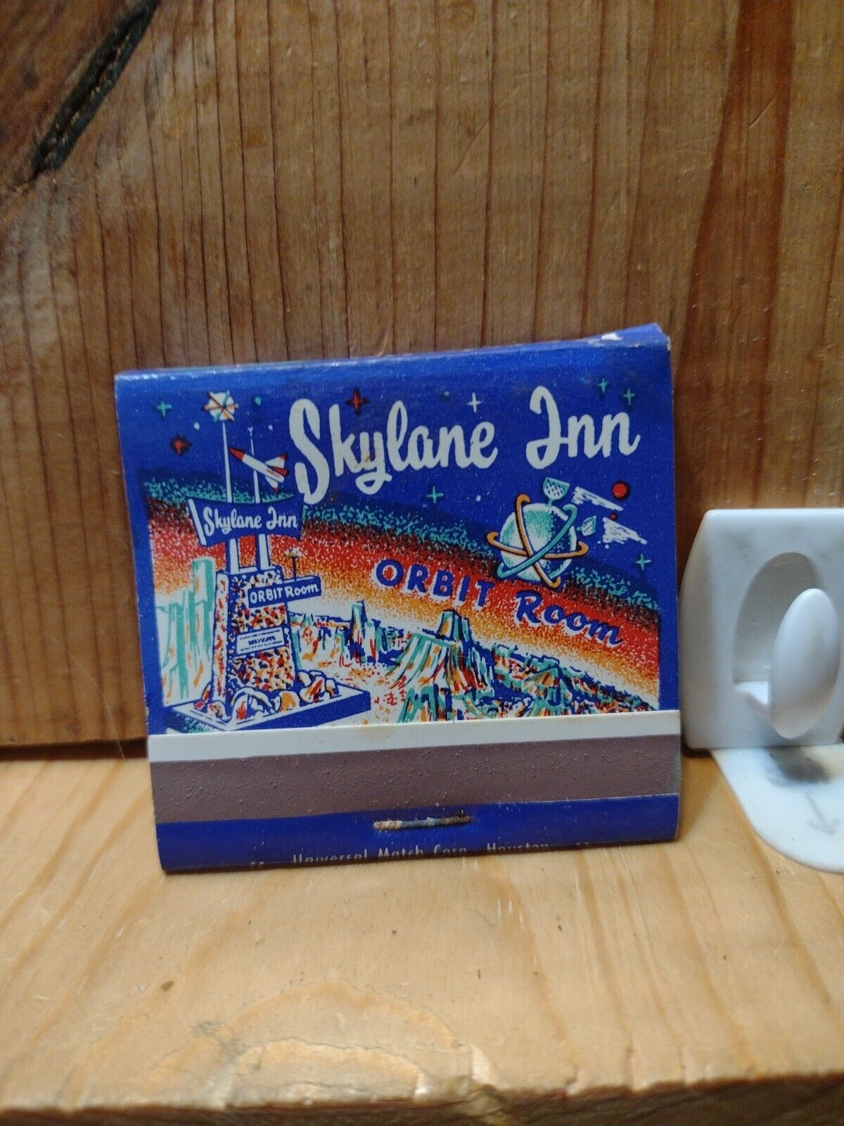 Vintage MATCHBOOK, Skylane Inn. Houston, Texas   MB26. 