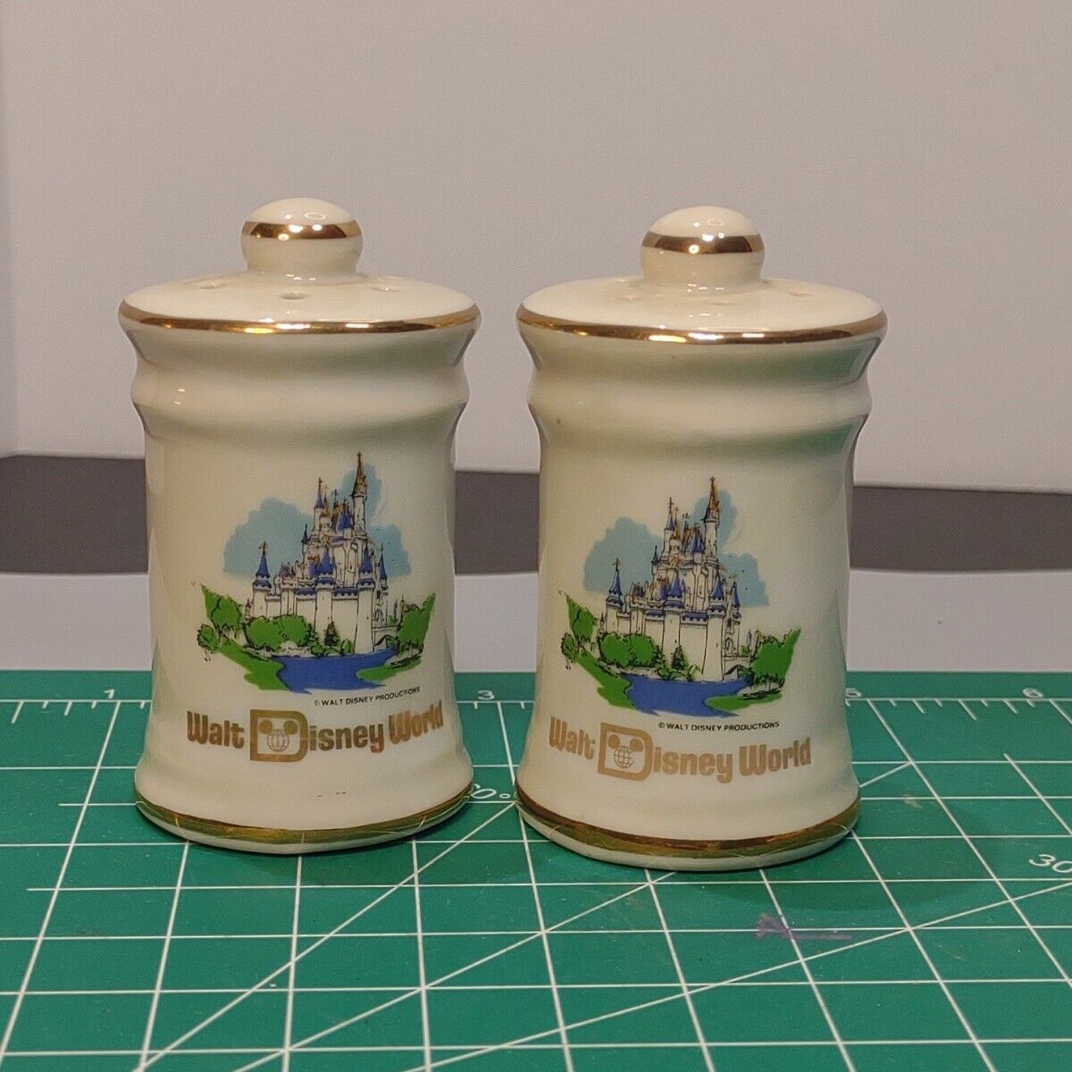 Vintage Walt Disney World Salt and Pepper Shakers - Castle Japan Excellent 👌