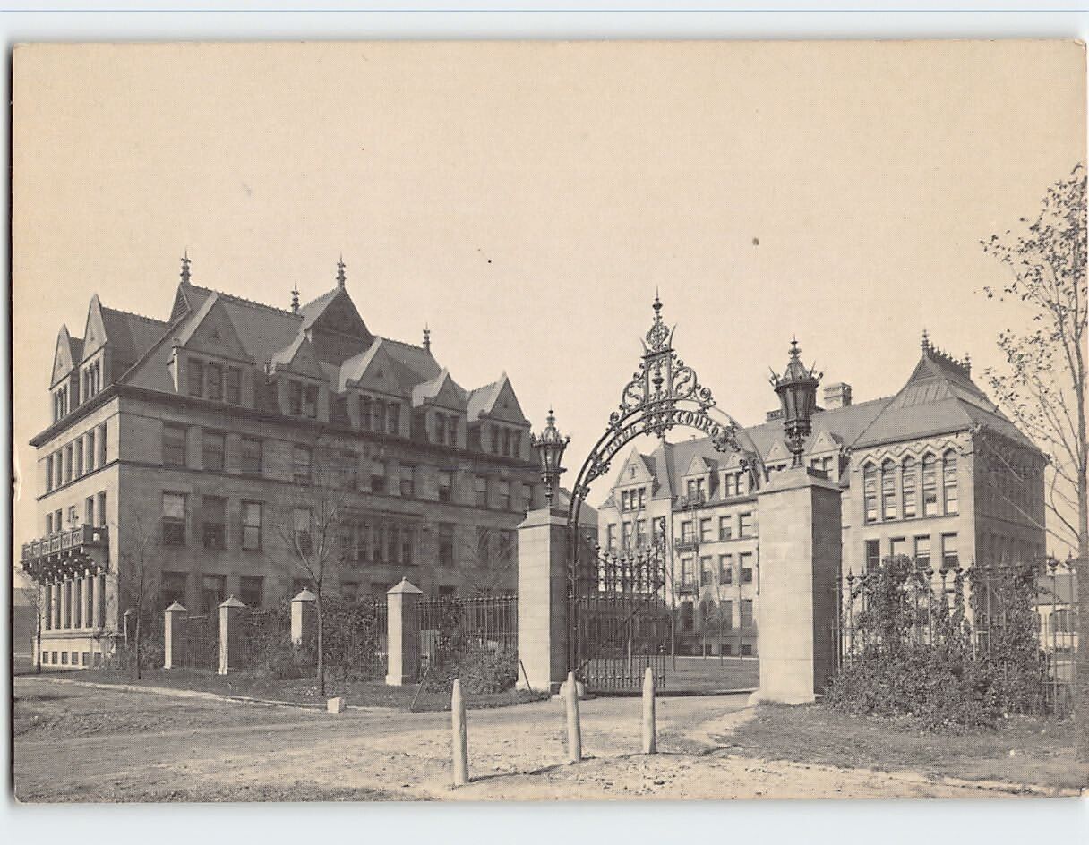 Postcard Hull Court, looking northwest, University of Chicago, Illinois