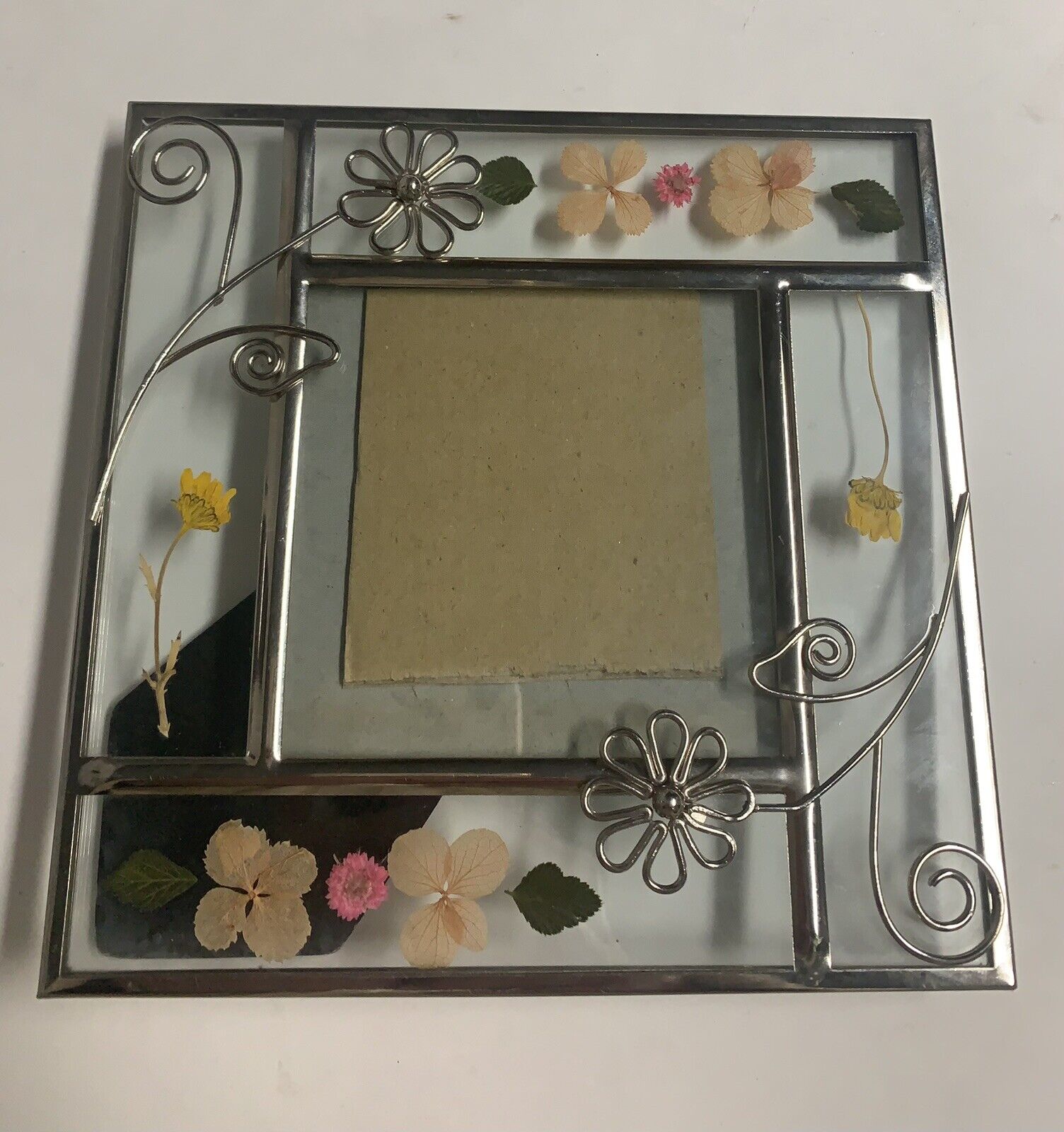 Vintage Elsal Inc. Silver Tone Glass Photo Frame with Real Pressed Flower 7\