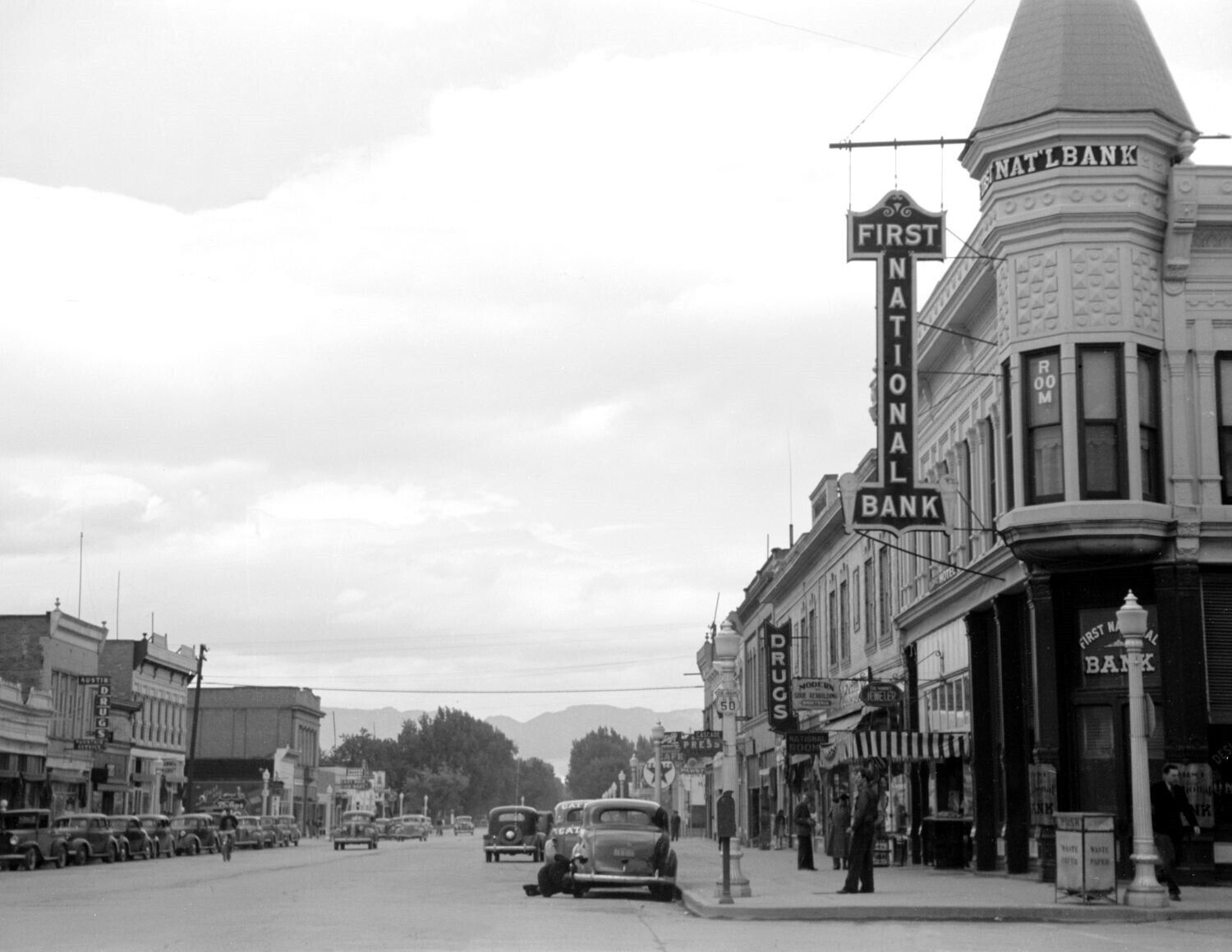 1939 Main Street, Montrose, Colorado Vintage Photograph 8.5\