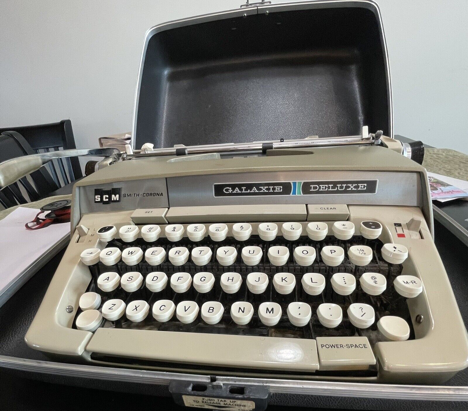 Vintage Typewriter. Smith-Corona. Green With Original Case. Working Order.
