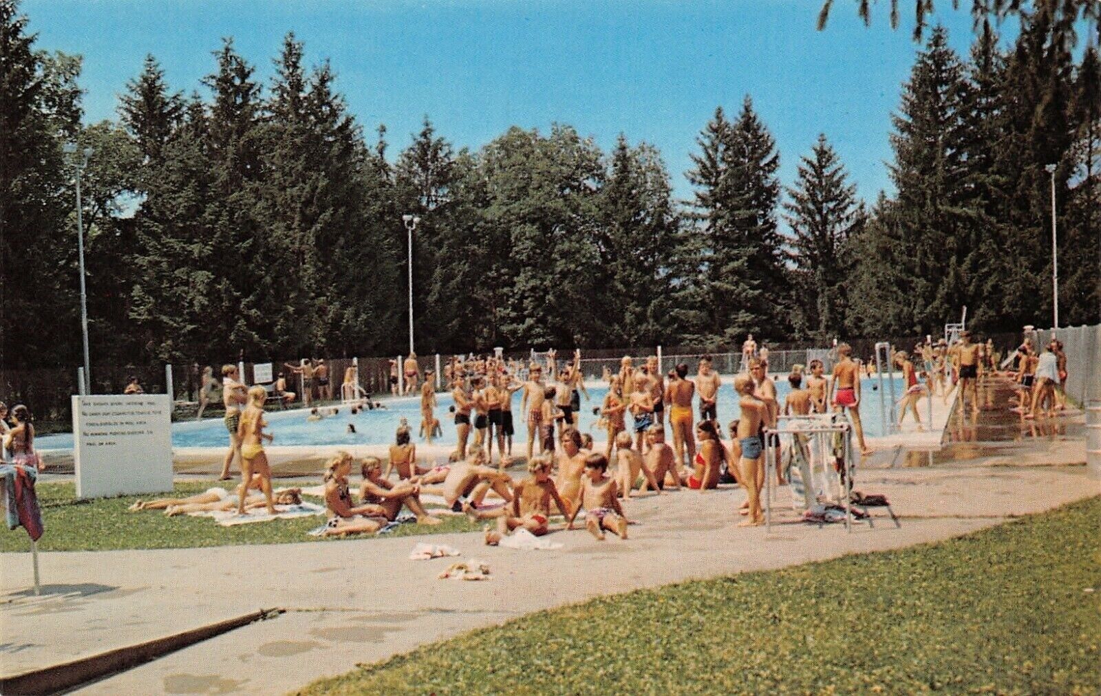 New London WI~Hatten Park~Kids Crowd Swimming Pool~Empty Lifeguard Chair~1960s