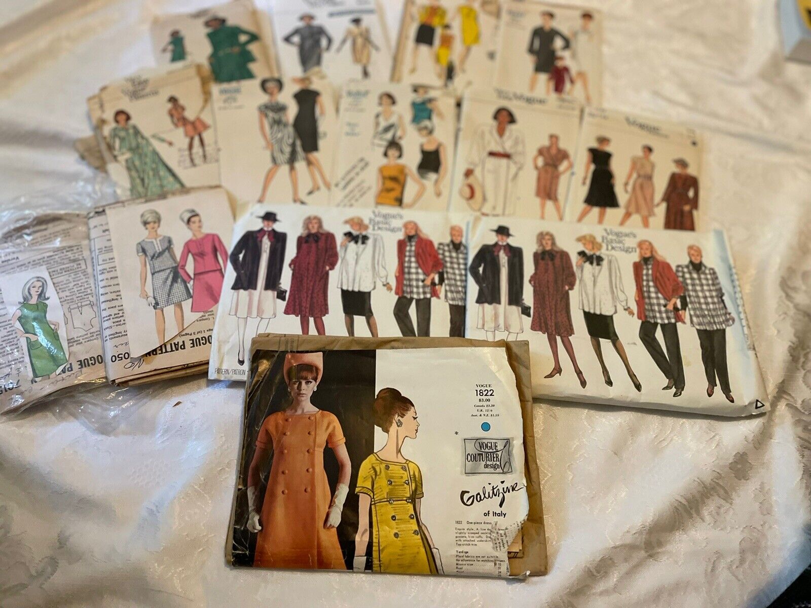 LOT  Vogue Vintage Sewing Patterns Precut Preowned 60s 70s 80s 90s (M)