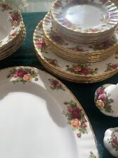 ROYAL ALBERT England 1904. OLD COUNTRY ROSES  30 Piece Dinnerware Set. 30 Piece picture