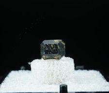 Perovskite var. Dysanalyte floater / Perovskite Hill, Arkansas picture