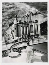 1961 Press Photo Salty ocean water goes converted to tap water. - lry10220 picture