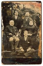 CIRCA 1890'S ANTIQUE CABINET CARD FEATURING FAMILY OF 5. MOM, DAD AND THREE SONS picture