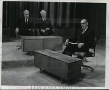 1967 Press Photo Governor Warren P. Knowles and guests taping Discover Wisconsin picture