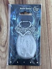Official Alien Bottle Opener Facehugger 40th Anniversary Edition Magnetic New picture