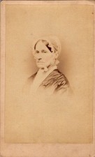 1864-1866 CDV Elderly Woman Bonnet Edw P Hipple 820 Arch 3 Cent Tax Stamp picture